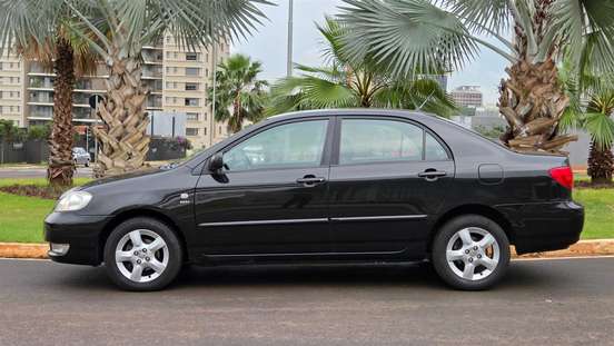 TOYOTA-COROLLA-2005