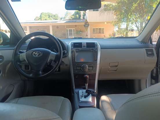 TOYOTA-COROLLA-2013