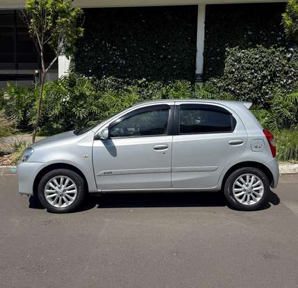 TOYOTA-ETIOS-1.5 XLS 16V FLEX 4P MANUAL TOYOTA-ETIOS-2013