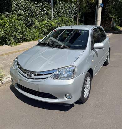 TOYOTA-ETIOS-2013
