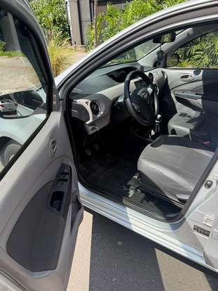 TOYOTA-ETIOS-1.5 XLS 16V FLEX 4P MANUAL TOYOTA-ETIOS-2013