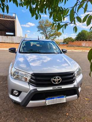 TOYOTA-HILUX-2020