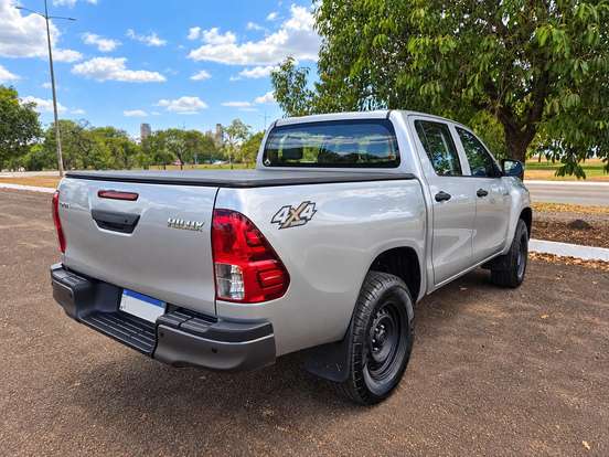 TOYOTA-HILUX-2020