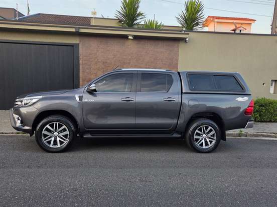 TOYOTA-HILUX-2016