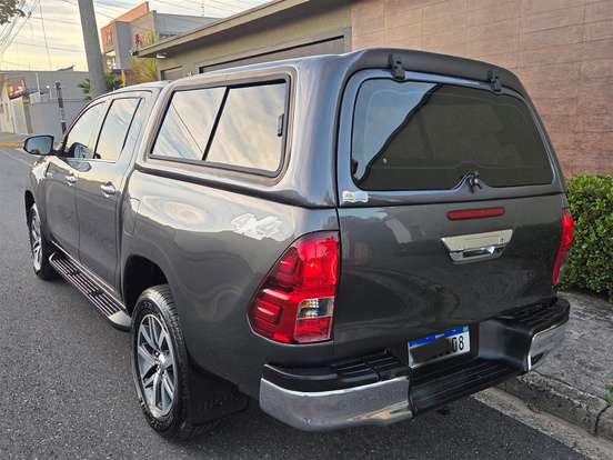 TOYOTA-HILUX-2016
