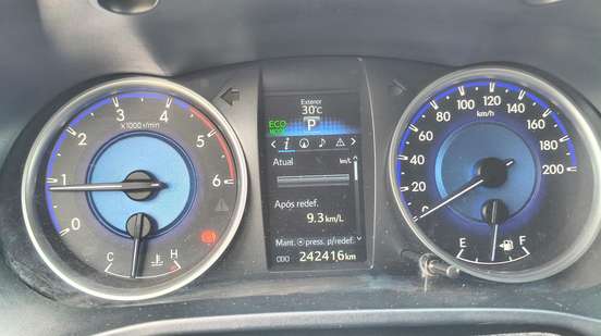 TOYOTA-HILUX-2.8 SRX 4X4 CD 16V DIESEL 4P AUTOMÁTICO TOYOTA-HILUX-2016