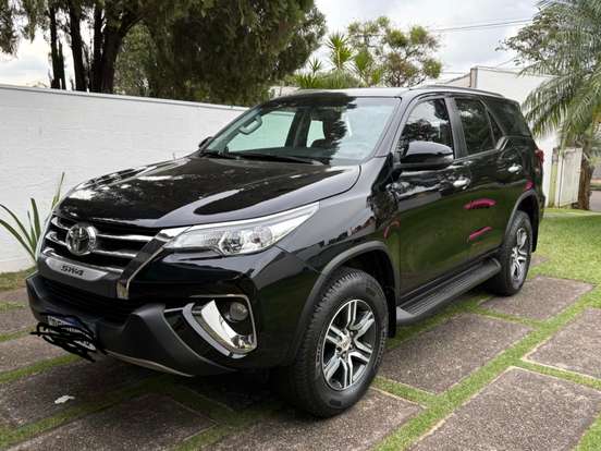 TOYOTA-HILUX SW4-2.7 SRV 7 LUGARES 4X2 16V FLEX 4P AUTOMÁTICO TOYOTA-HILUX SW4-2019