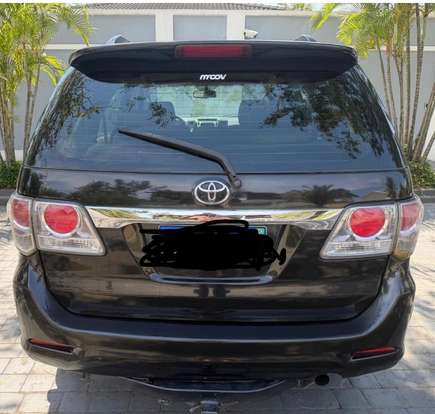 TOYOTA-HILUX SW4-2013