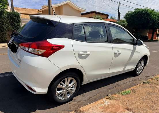 TOYOTA-YARIS-2019