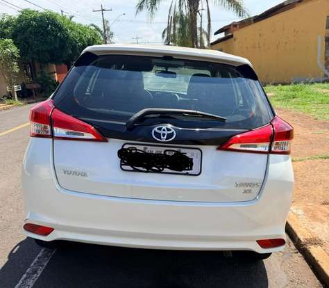 TOYOTA-YARIS-2019