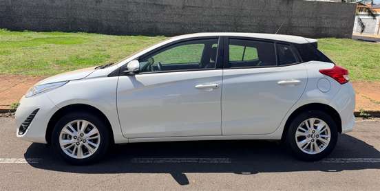 TOYOTA-YARIS-2019