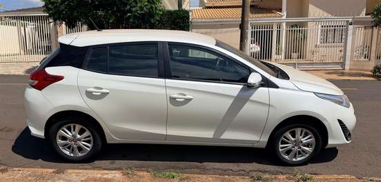 TOYOTA-YARIS-2019