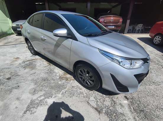 TOYOTA-YARIS-2021