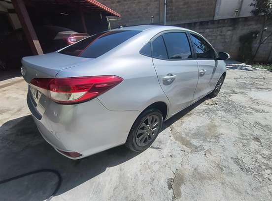 TOYOTA-YARIS-2021