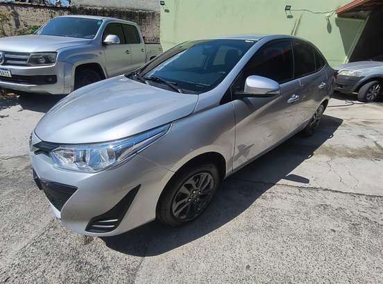 TOYOTA-YARIS-2021