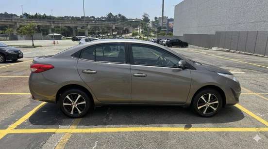 TOYOTA-YARIS-2018