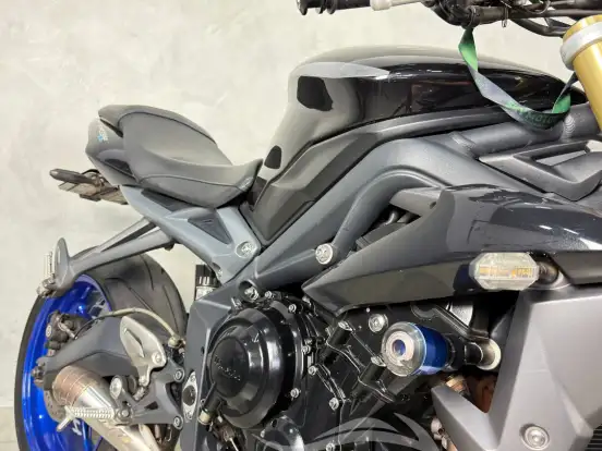 TRIUMPH-STREET TRIPLE 675 ABS TRIUMPH-STREET TRIPLE 675 ABS-2013