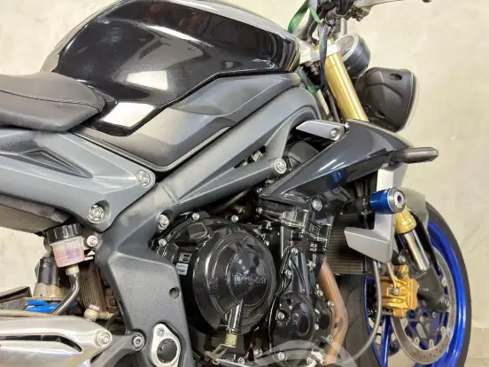 TRIUMPH-STREET TRIPLE 675 ABS TRIUMPH-STREET TRIPLE 675 ABS-2013
