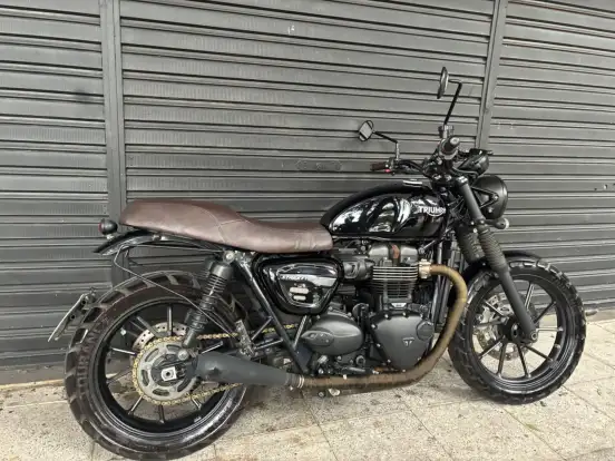 TRIUMPH-STREET TWIN-2021
