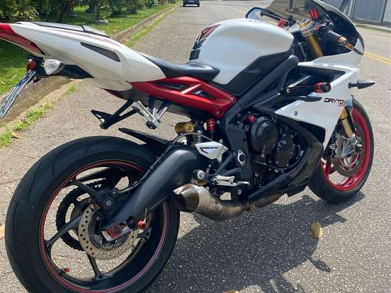 TRIUMPH-DAYTONA 675R ABS TRIUMPH-DAYTONA 675R ABS-2013