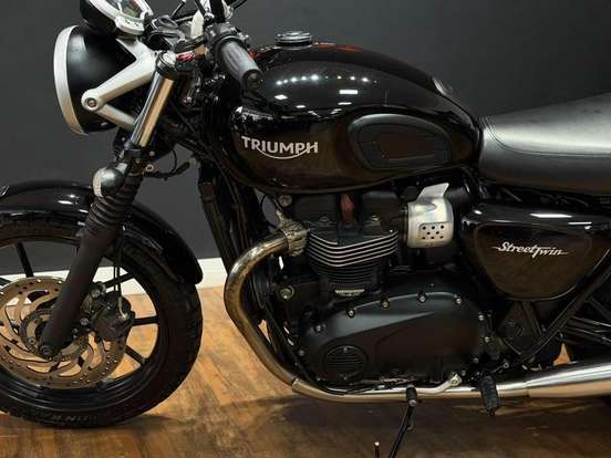 TRIUMPH-STREET TWIN-2016