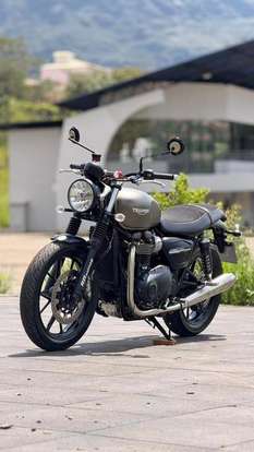 TRIUMPH-STREET TWIN-2019