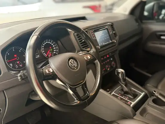 VOLKSWAGEN-AMAROK-2021