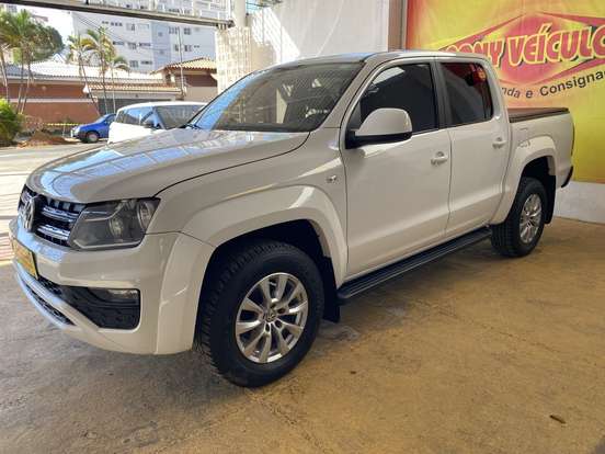 VOLKSWAGEN-AMAROK-2021