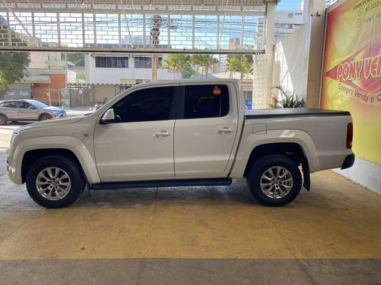 VOLKSWAGEN-AMAROK-2021