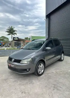 VOLKSWAGEN-FOX-2012