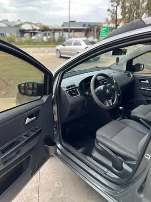 VOLKSWAGEN-FOX-2012