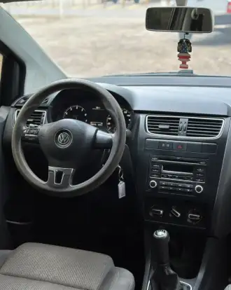VOLKSWAGEN-FOX-2012