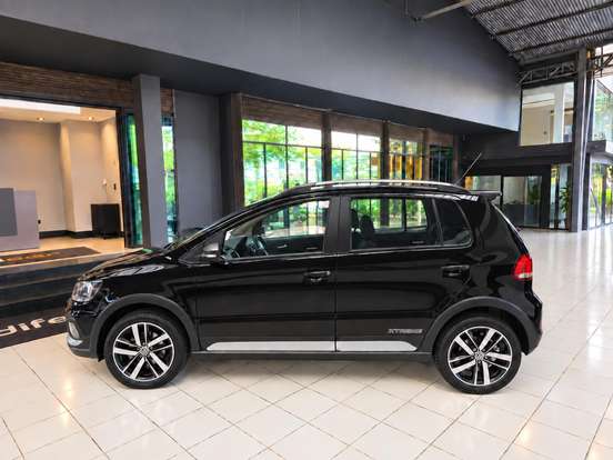 VOLKSWAGEN-FOX-2019