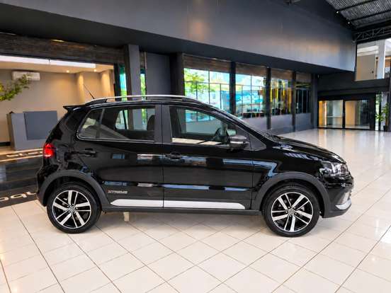 VOLKSWAGEN-FOX-2019
