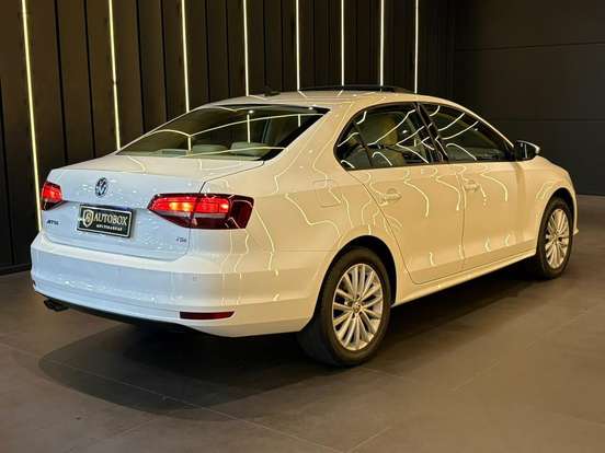VOLKSWAGEN-JETTA-2016