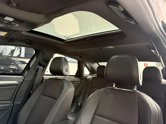 VOLKSWAGEN-JETTA-1.4 250 TSI TOTAL FLEX R-LINE TIPTRONIC VOLKSWAGEN-JETTA-2020