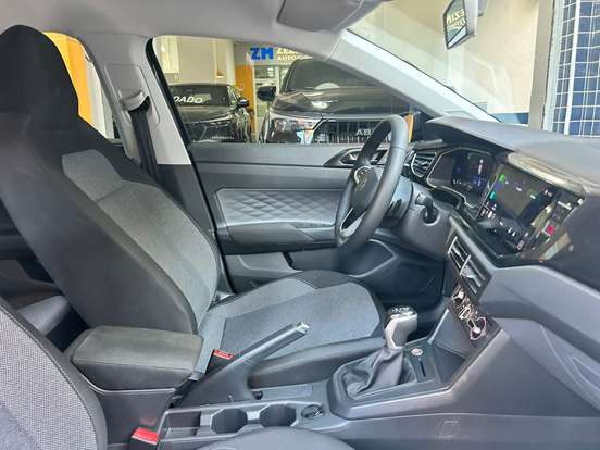 VOLKSWAGEN-POLO-2025