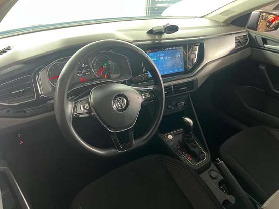 VOLKSWAGEN-POLO-2019