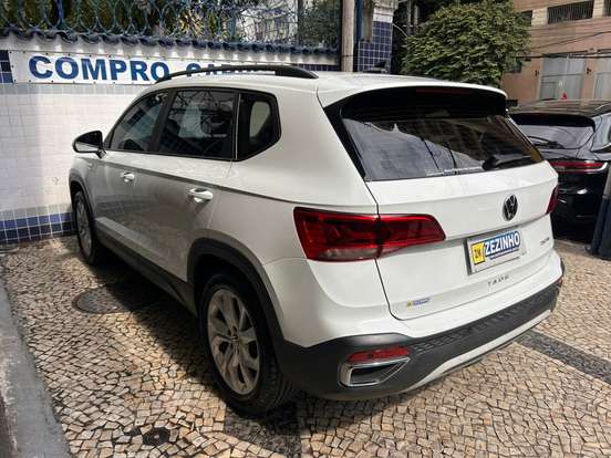 VOLKSWAGEN-TAOS-2023