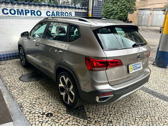 VOLKSWAGEN-TAOS-2024