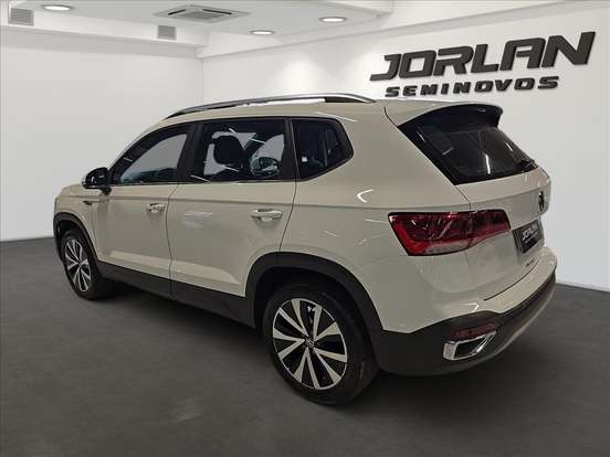 VOLKSWAGEN-TAOS-2022