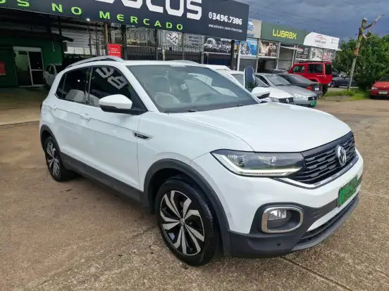 VOLKSWAGEN-T-CROSS-2021