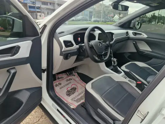 VOLKSWAGEN-T-CROSS-2021