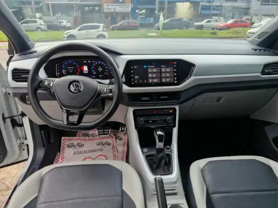VOLKSWAGEN-T-CROSS-2021