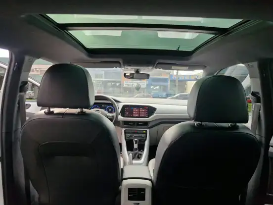 VOLKSWAGEN-T-CROSS-2021