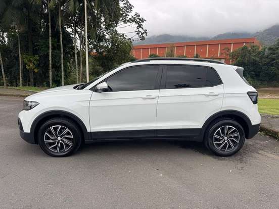 VOLKSWAGEN-T-CROSS-2021