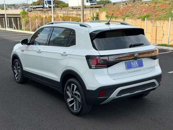 VOLKSWAGEN-T-CROSS-2024