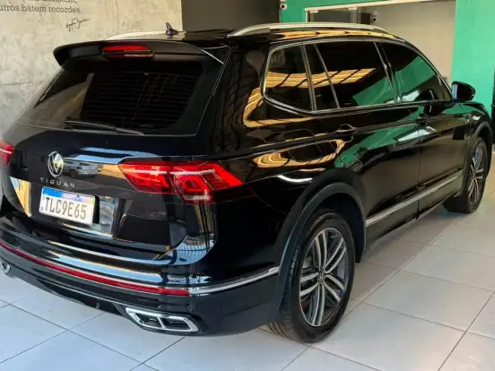VOLKSWAGEN-TIGUAN-2.0 300 TSI GASOLINA ALLSPACE R-LINE AUTOMÁTICO VOLKSWAGEN-TIGUAN-2024