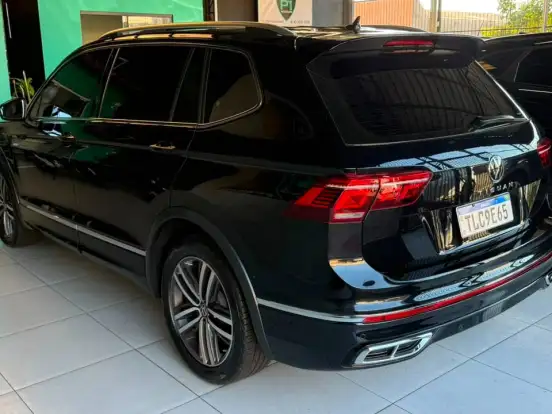 VOLKSWAGEN-TIGUAN-2.0 300 TSI GASOLINA ALLSPACE R-LINE AUTOMÁTICO VOLKSWAGEN-TIGUAN-2024
