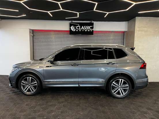 VOLKSWAGEN-TIGUAN-2023